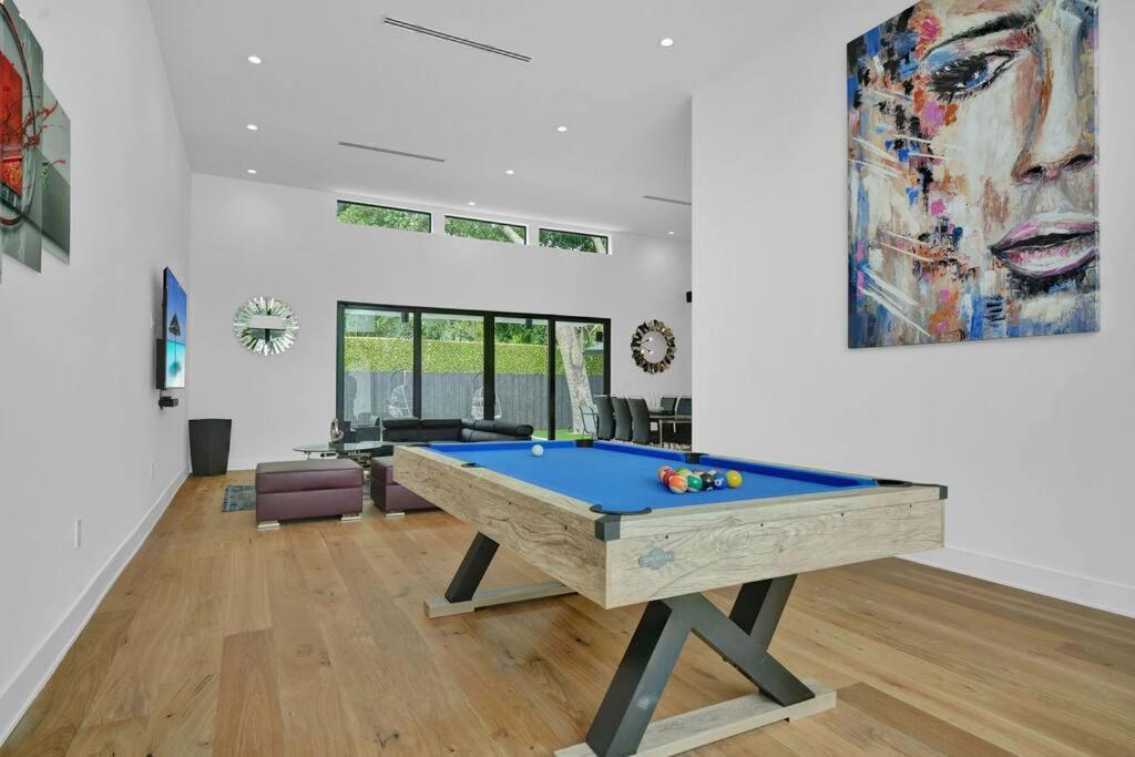 Villa Design House -Heated Pool -Big Yard -Gated Parking Miami Esterno foto