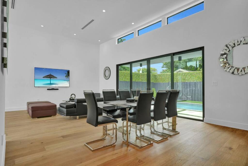 Villa Design House -Heated Pool -Big Yard -Gated Parking Miami Esterno foto