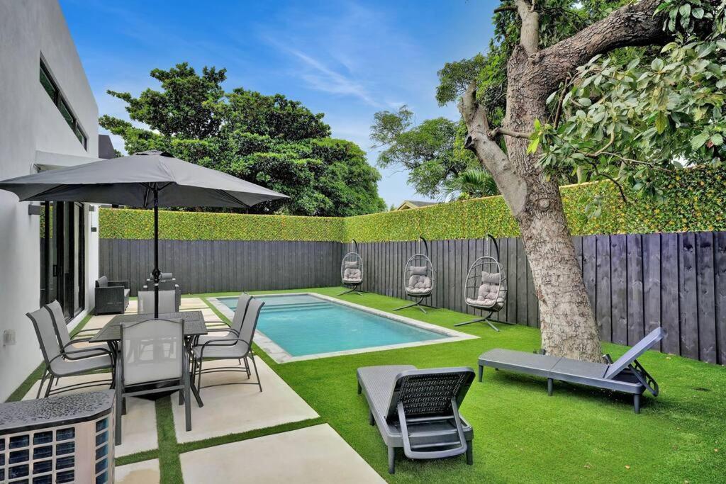 Villa Design House -Heated Pool -Big Yard -Gated Parking Miami Esterno foto